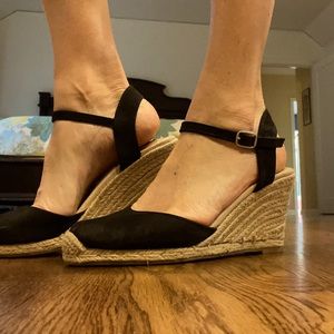 Adam Tucker Black Summer sandal Wedge size 6.5